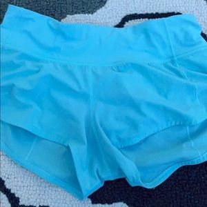 LULULEMON LOW RISE 2.5 INCH SHORTS